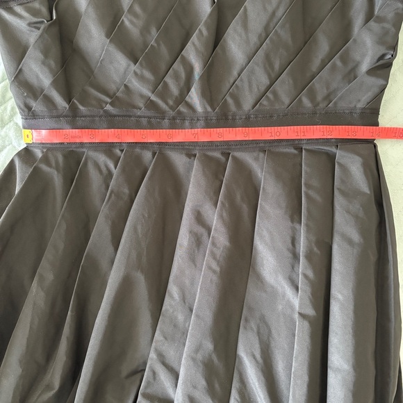 BCBG Black Strapless Beaded Bubble Hem Dress Sz 8 - Picture 6 of 7